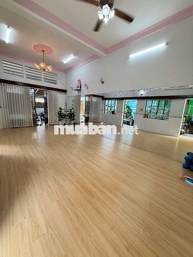 Mặt Bằng đẹp phù hợp làm spa, có lượng khách ổn định