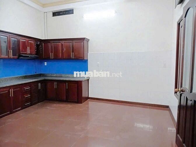 Nhà N/C. rộng rãi ,thoáng mát, gần đường, trường, chợ, Nhà thờ .