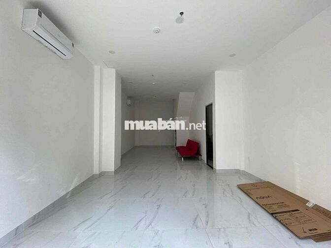 CHO THUÊ MBKD MĂT TIÊN ĐƯỜNG LỚN TRUNG TÂM Q4