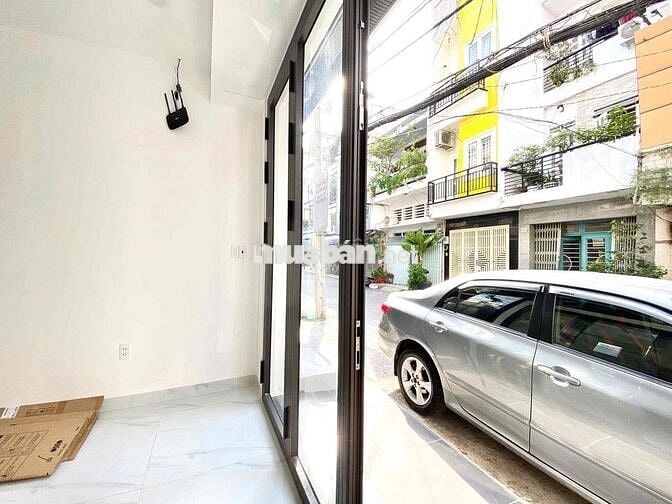 CHO THUÊ MBKD MĂT TIÊN ĐƯỜNG LỚN TRUNG TÂM Q4