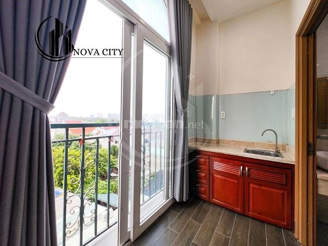 Ban công view đẹp Decor xinh Full nội thất Tòa nhà có thang máy