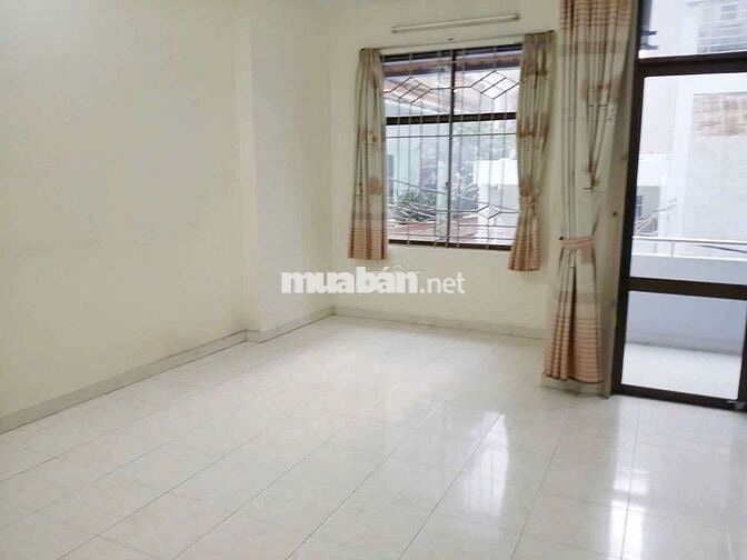 Nhà N/C. rộng rãi ,thoáng mát, gần đường, trường, chợ, Nhà thờ .