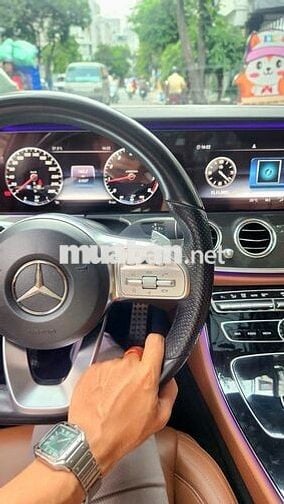 Mercedes Benz E Class 2019 E300 AMG - 38000 km