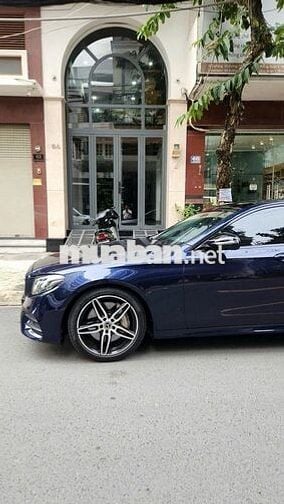 Mercedes Benz E Class 2019 E300 AMG - 38000 km