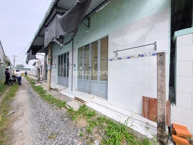 Nhà và 3 phòng trọ. Dòng tiền hàng tháng 6tr. Chỉ 9xx tr