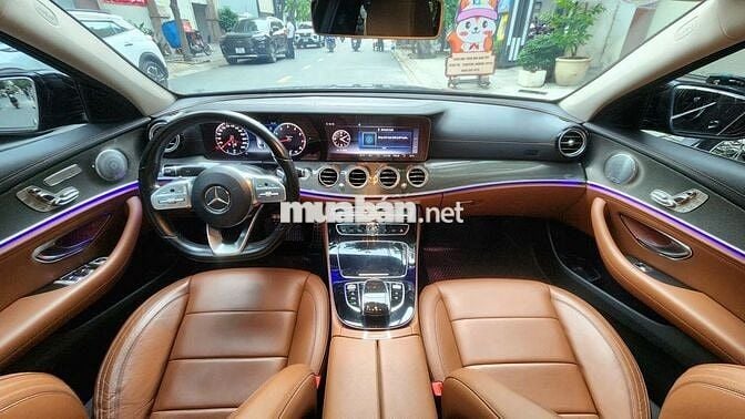 Mercedes Benz E Class 2019 E300 AMG - 38000 km