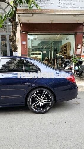 Mercedes Benz E Class 2019 E300 AMG - 38000 km