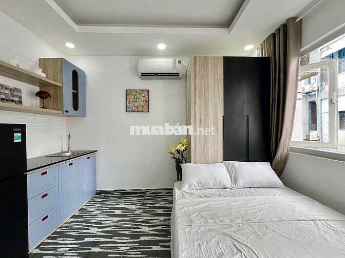 Cho thuê căn hộ rẻ nhất_Ban công_Q1_Gần Bến Thành_Full nội thất