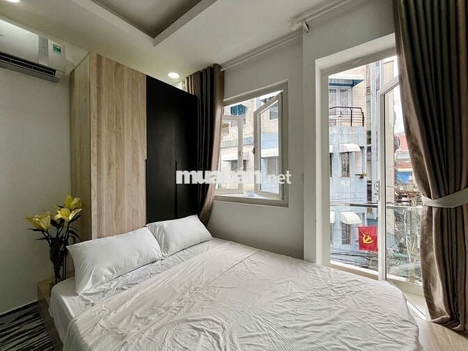 Cho thuê căn hộ rẻ nhất_Ban công_Q1_Gần Bến Thành_Full nội thất