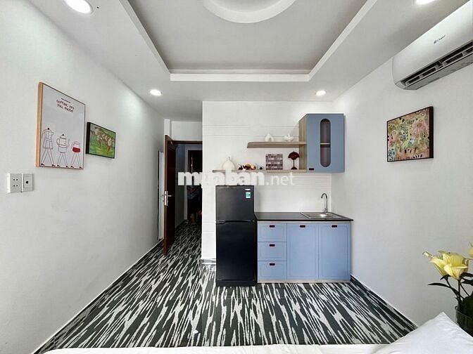 Cho thuê căn hộ rẻ nhất_Ban công_Q1_Gần Bến Thành_Full nội thất