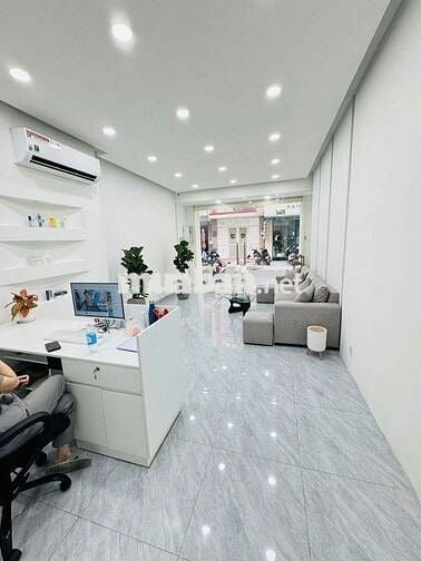 Cho thuê nhà đường Hoa Lan, Phú Nhuận - Thích hợp văn phòng, spa.