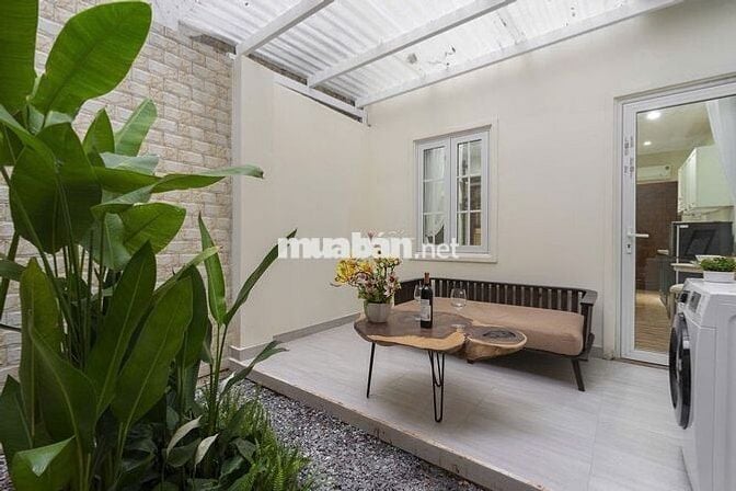 🟢Căn Hộ Cao Cấp Sân Vườn ~55m2 Cửa Sổ Trời Thang Máy Gần Chợ Bến Thành