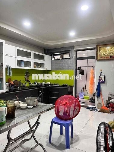 Bán căn nhà ngay TT chợ Long Bình Tân - 1 trệt 4 lầu 8 pn