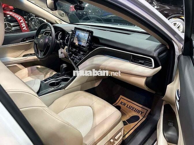 Toyota Camry 2022 2.5HV - 28000 km