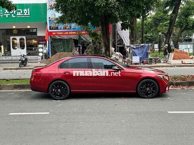 🔺𝐌𝐄𝐑𝐂𝐄𝐃𝐄𝐒-𝐁𝐄𝐍𝐙 C200 AVANTGARDE SẢN XUẤT 2021 LƯỚT