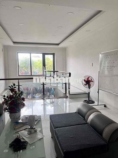 Bán căn nhà ngay TT chợ Long Bình Tân - 1 trệt 4 lầu 8 pn