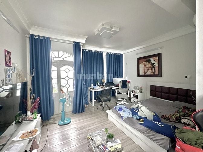 BÁN NHÀ ĐEP 5 TẦNG ĐƯỜNG HUỲNH VĂN BÁNH QUẬN PHÚ NHUẬN 