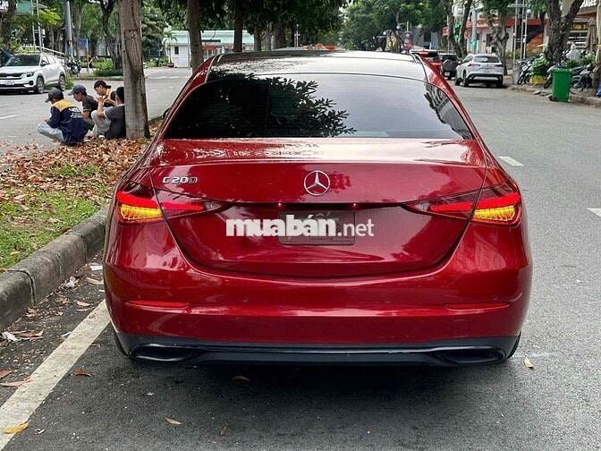 🔺𝐌𝐄𝐑𝐂𝐄𝐃𝐄𝐒-𝐁𝐄𝐍𝐙 C200 AVANTGARDE SẢN XUẤT 2021 LƯỚT