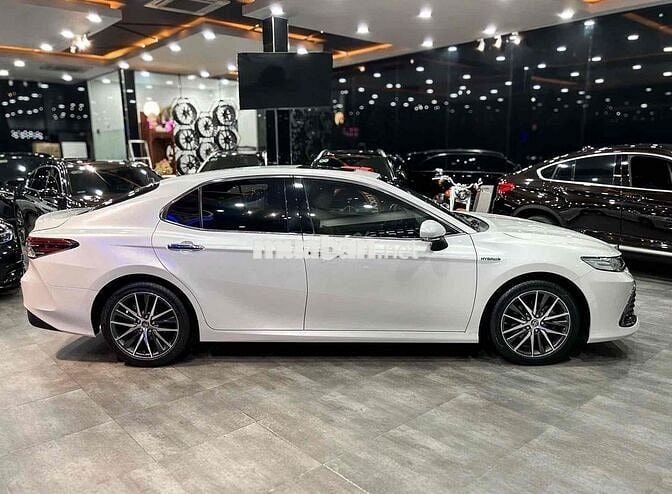 Toyota Camry 2022 2.5HV - 28000 km