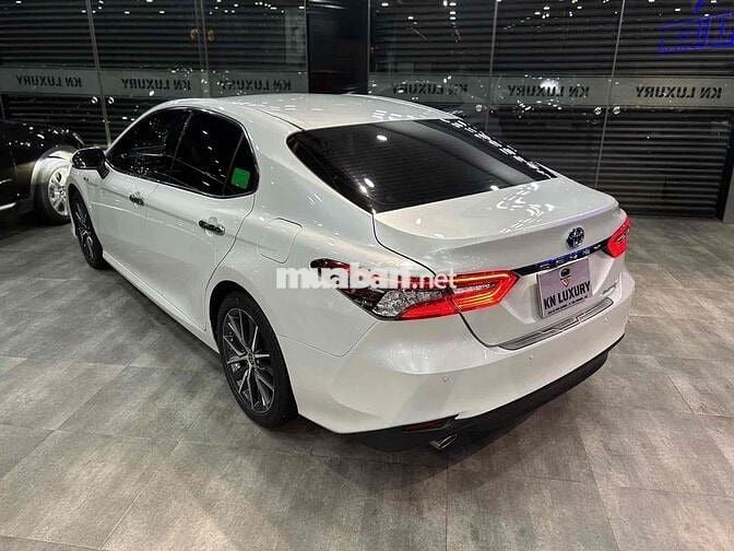 Toyota Camry 2022 2.5HV - 28000 km