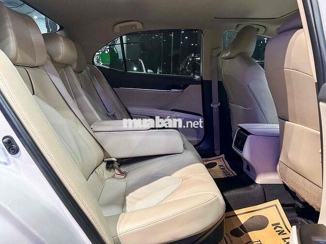 Toyota Camry 2022 2.5HV - 28000 km