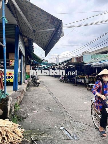 Bán căn nhà ngay TT chợ Long Bình Tân - 1 trệt 4 lầu 8 pn