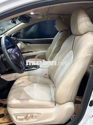 Toyota Camry 2022 2.5HV - 28000 km