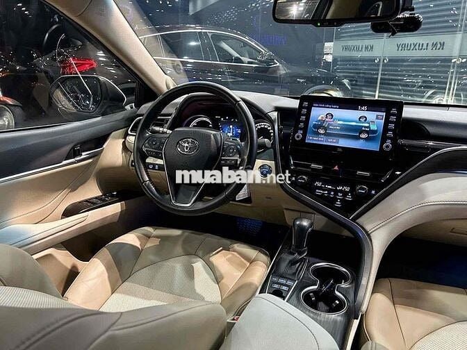 Toyota Camry 2022 2.5HV - 28000 km