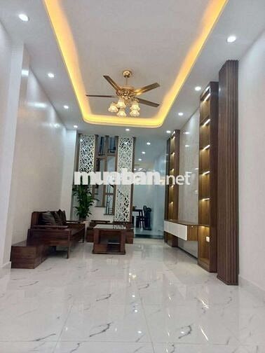 Bán nhà Đống Đa, ô tô đỗ cửa, kinh doanh, 38m2, chỉ 12.8 tỷ!