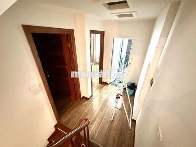 Bán nhà Vũ Tông Phan 39m² Lô góc hai thoáng 30m ra ô tô, Ở hoặc KD