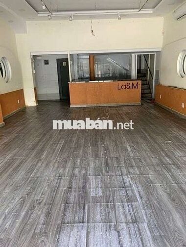 Chính chủ cho thuê nhà mặt tiền quận 1 ngang 6m giá chỉ 45 triệu