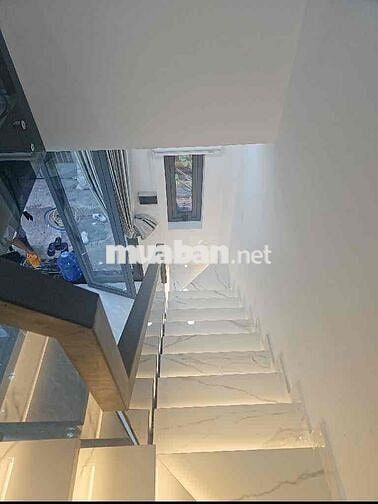 Nhà Tân Bình như Villa - 5.5x6 nở hậu, 2 lầu 3pn - Giá 4.75 tỷ