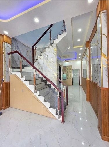 BÁN NHÀ 1 TRỆT 1 LẦU MỚI KENG – GẦN TRƯỜNG ĐOÀN THỊ ĐIỂM, P. ĐÔNG HÒA