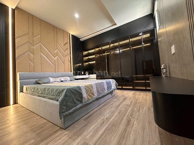 Chính Chủ Bán Biệt Thự 3 Tầng, 140m², Thạch Bàn, Long Biên, Hơn 25 Tỷ