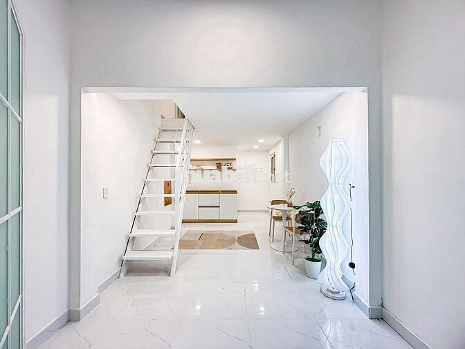 2 PHÒNG NGỦ, 2 BAN CÔNG MỚI XÂY + 1 TRỆT 1 LẦU Q4. NHÀ NGUYÊN CĂN