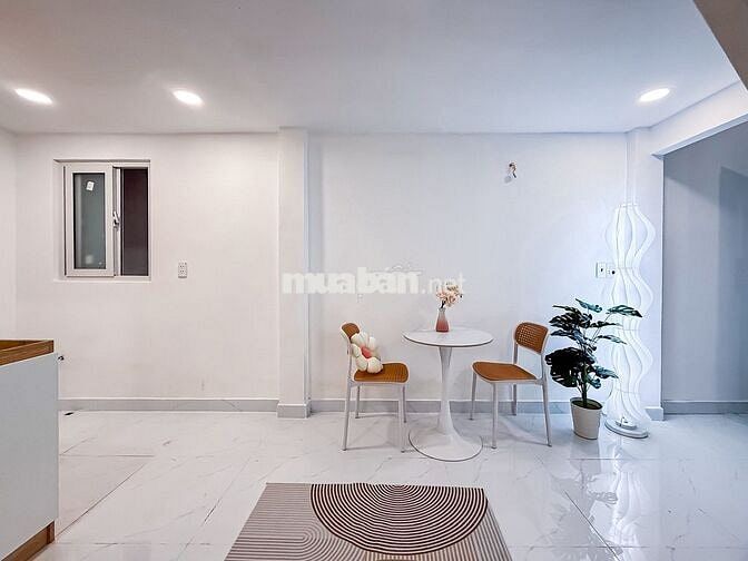 2 PHÒNG NGỦ, 2 BAN CÔNG MỚI XÂY + 1 TRỆT 1 LẦU Q4. NHÀ NGUYÊN CĂN