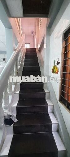 Nhà rộng rãi ngay trung tâm thành phố (cho thuê hoặc bán)