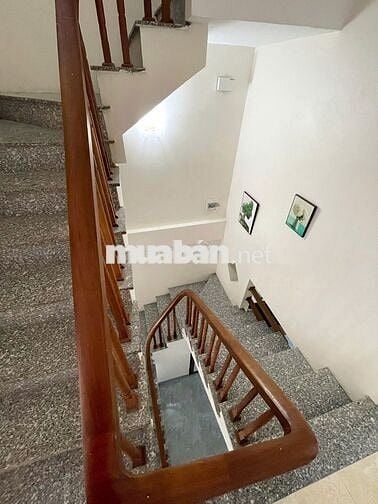 NHÀ GẦN UBND CHÚC SƠN, CÁCH 10M RA Ô TÔ TRÁNH,37M2,4 TẦNG.GIÁ 3,65 TỶ