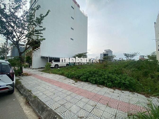 Bán 2 lô đất siêu hiếm đối diện Sunneva island - Nam Hòa Xuân, Đà Nẵng