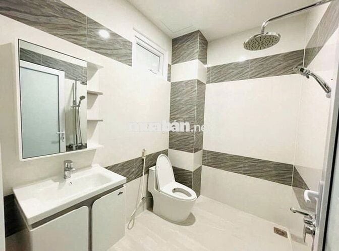 Cho thuê nhà hẻm xe hơi tránh nhau Cách Mạng Tháng Tám, P12, Q 10