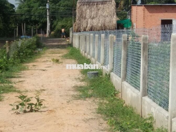 Đất 2 mặt tiền sổ hồng 6470m² gần trường Lộc Ninh.