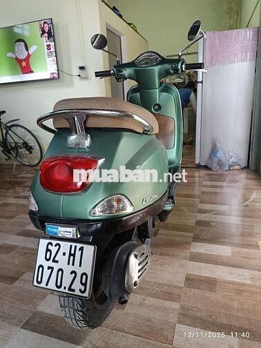 Cần tiền nên bán xe vespa