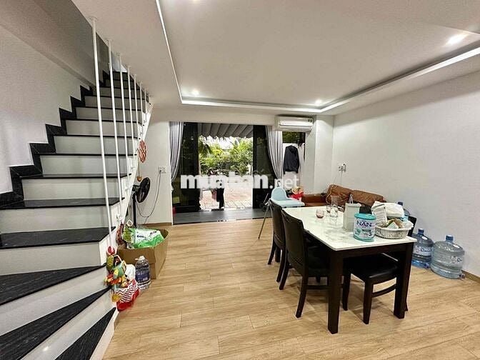 Nhà nguyên mới toanh khu vực Hoà Xuân