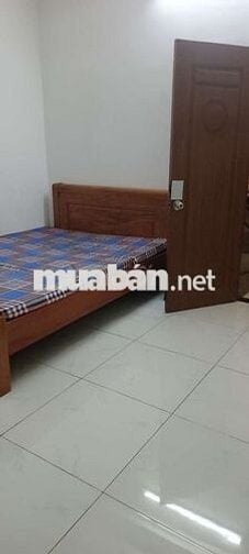 Phòng máy lạnh,đủ nội thấc,giờ tự do,ở lầu 2, tolet trong