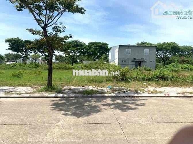 Đất biệt thự, đường rộng  33m, sổ đỏ chính chủ