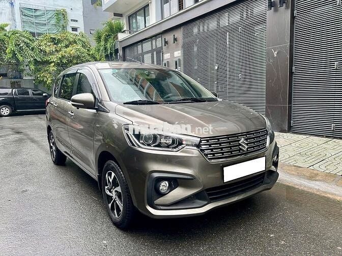 Cần bán Suzuki Ertiga Sport 2021 màu xám.