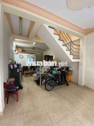 BÁN NHÀ 3 TẦNG 3PN 3WC, VUÔNG VỨC VỊ TRÍ ĐẸP - HUỲNH TẤN PHÁT Q7