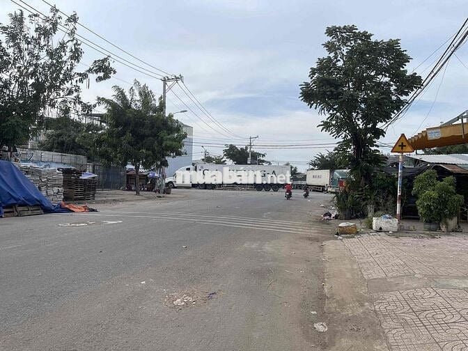 BÁN NHÀ XƯỞNG TRONG CHỢ ĐẦU MỐI NGUYỄN THỊ SÓC