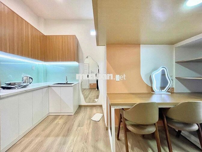 Cho Thuê Căn Hộ Trệt Duplex Tách Bếp Cửa Sổ Trời Full NT CMT8 Quận 10