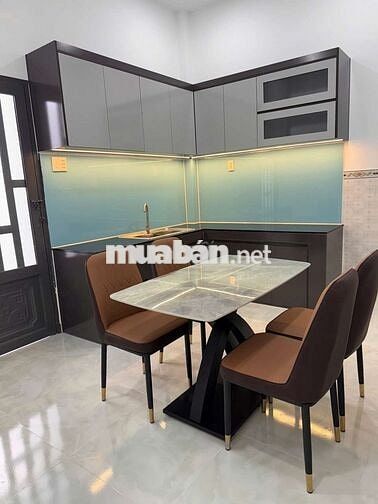 Bán căn nhà mặt tiền kinh doanh , sổ hồng riêng .